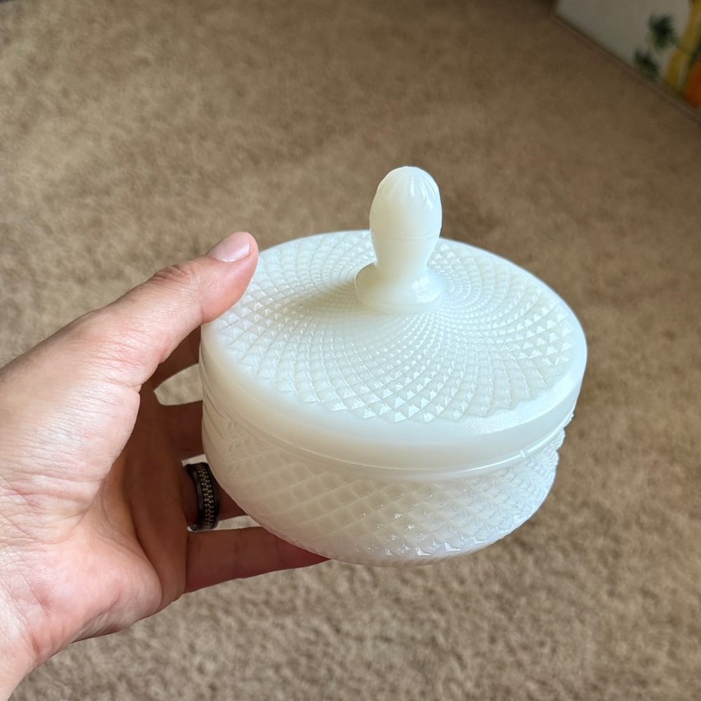 Elegant White Lidded Trinket Box